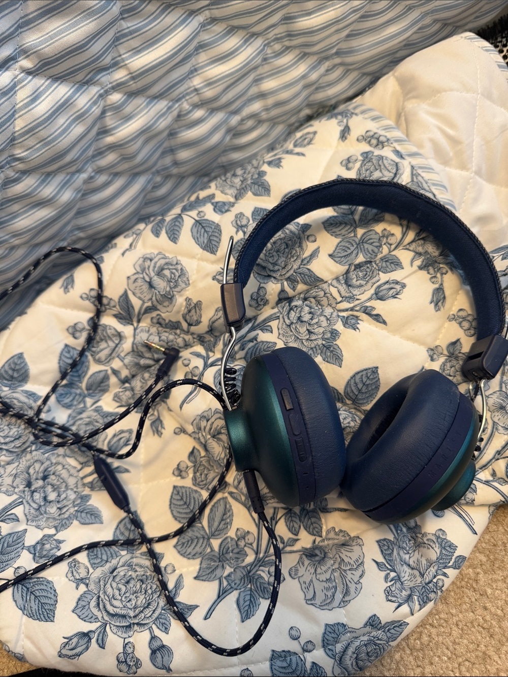 Marley Over-Ear Wired Headphones in Dark Blue and Teal - Comfortable Sound